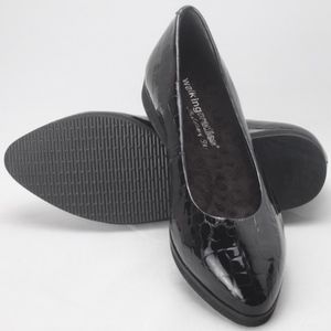 NWOT!  Walking Cradles Black Patent Reptile Print